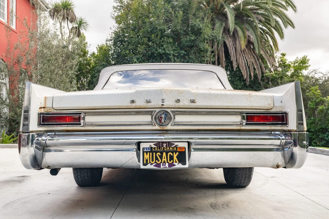 1963 Buick Electra - Image 17 of 31