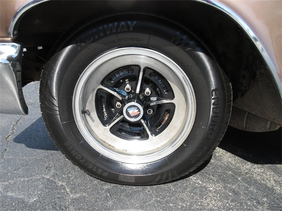 1963 Buick Electra - Image 25 of 31