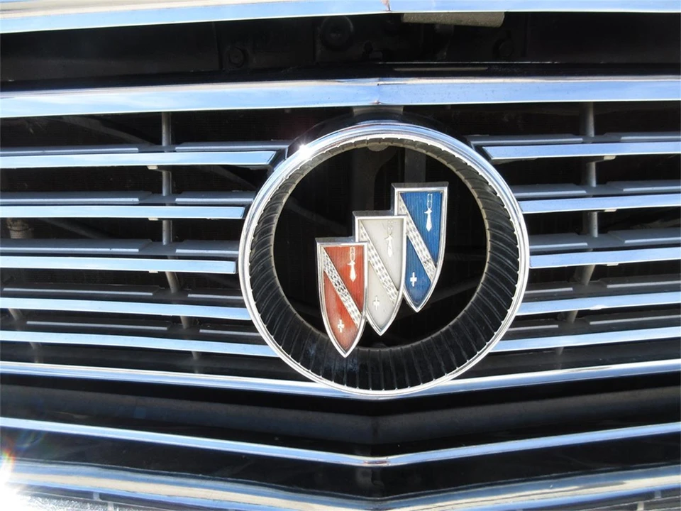 1963 Buick Electra - Image 28 of 31