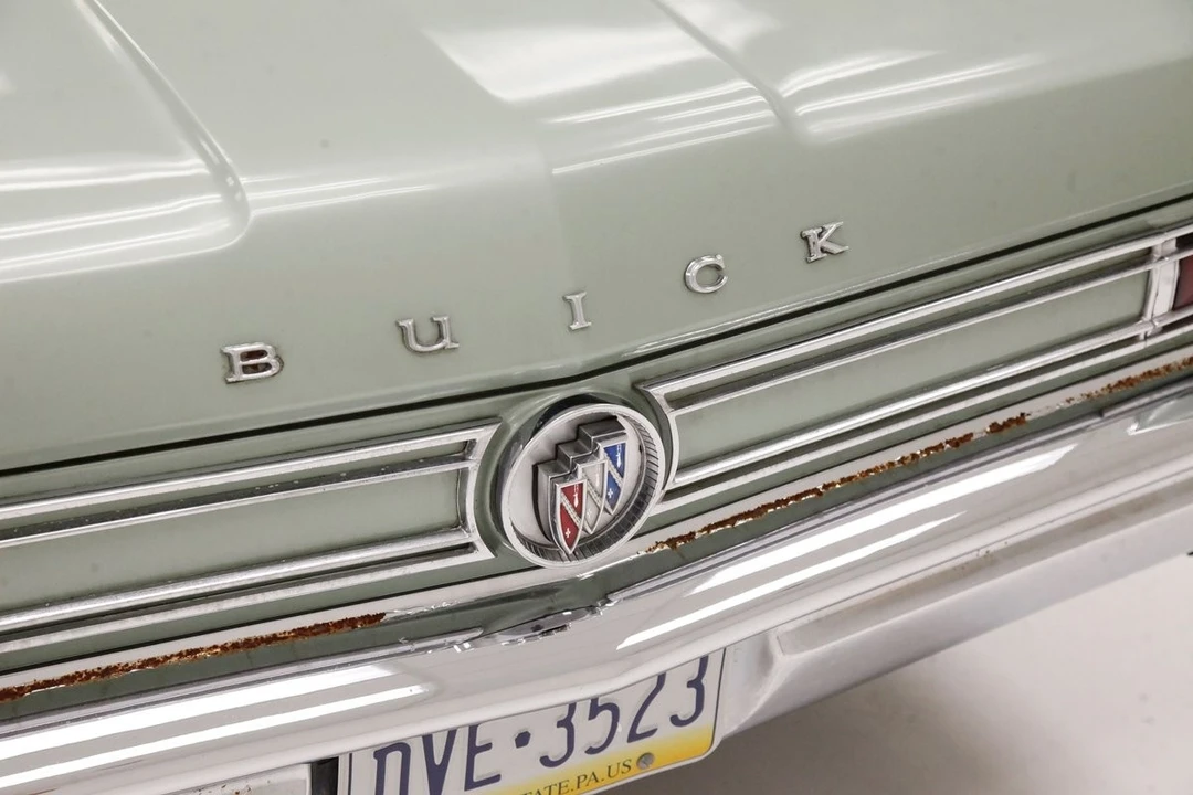 1963 Buick Electra - Image 23 of 31