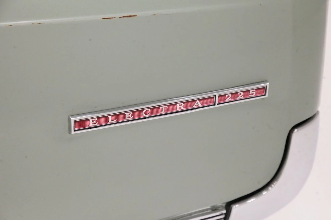1963 Buick Electra - Image 22 of 31