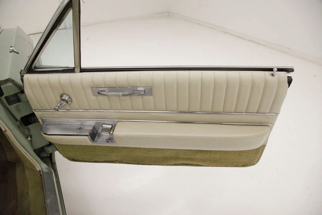 1963 Buick Electra - Image 26 of 31