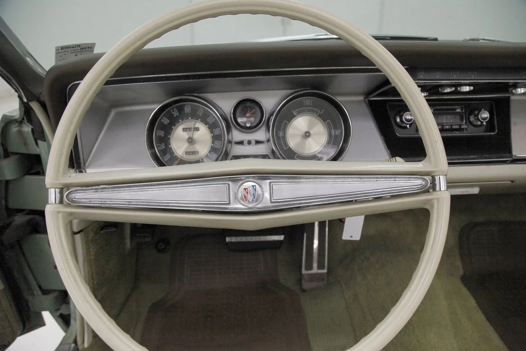 1963 Buick Electra - Image 30 of 31