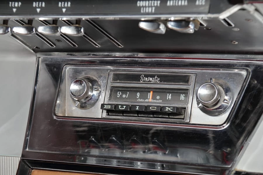 1963 Buick LeSabre - Image 23 of 31