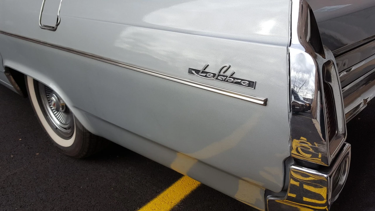 1963 Buick LeSabre - Image 21 of 31