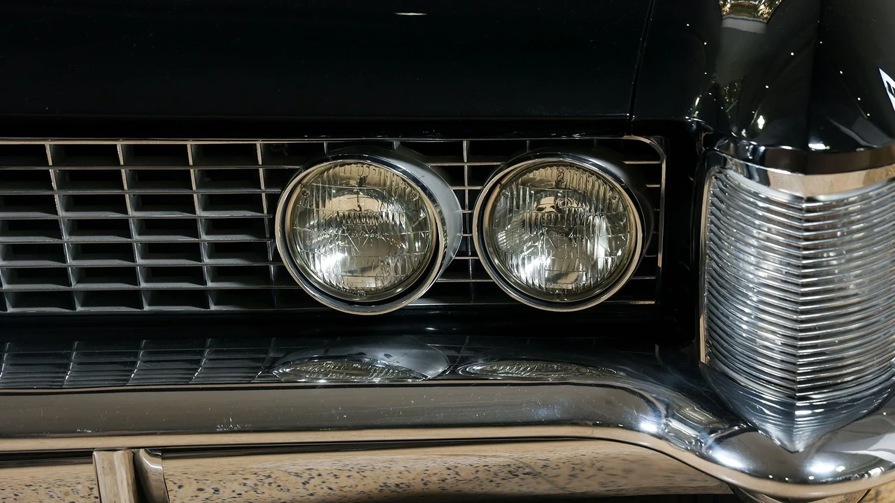 1963 Buick Riviera 1st Gen - Image 19 of 31