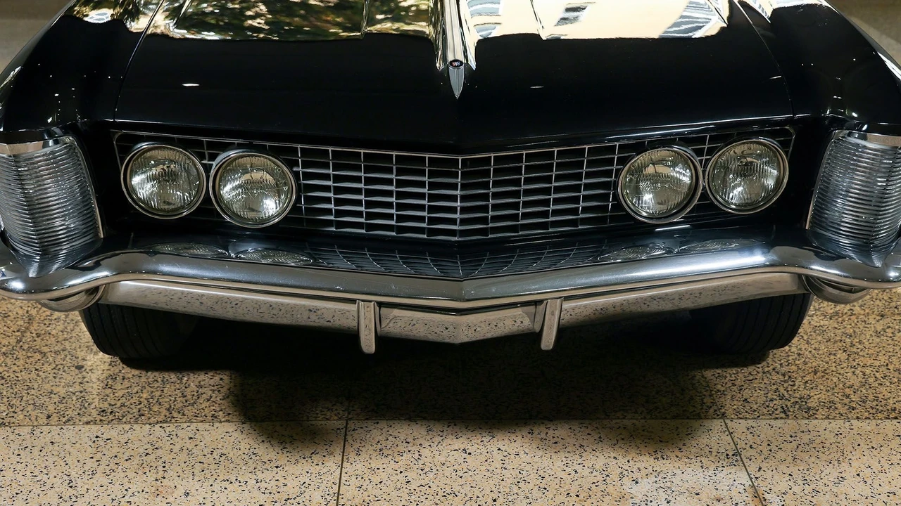 1963 Buick Riviera 1st Gen - Image 21 of 31