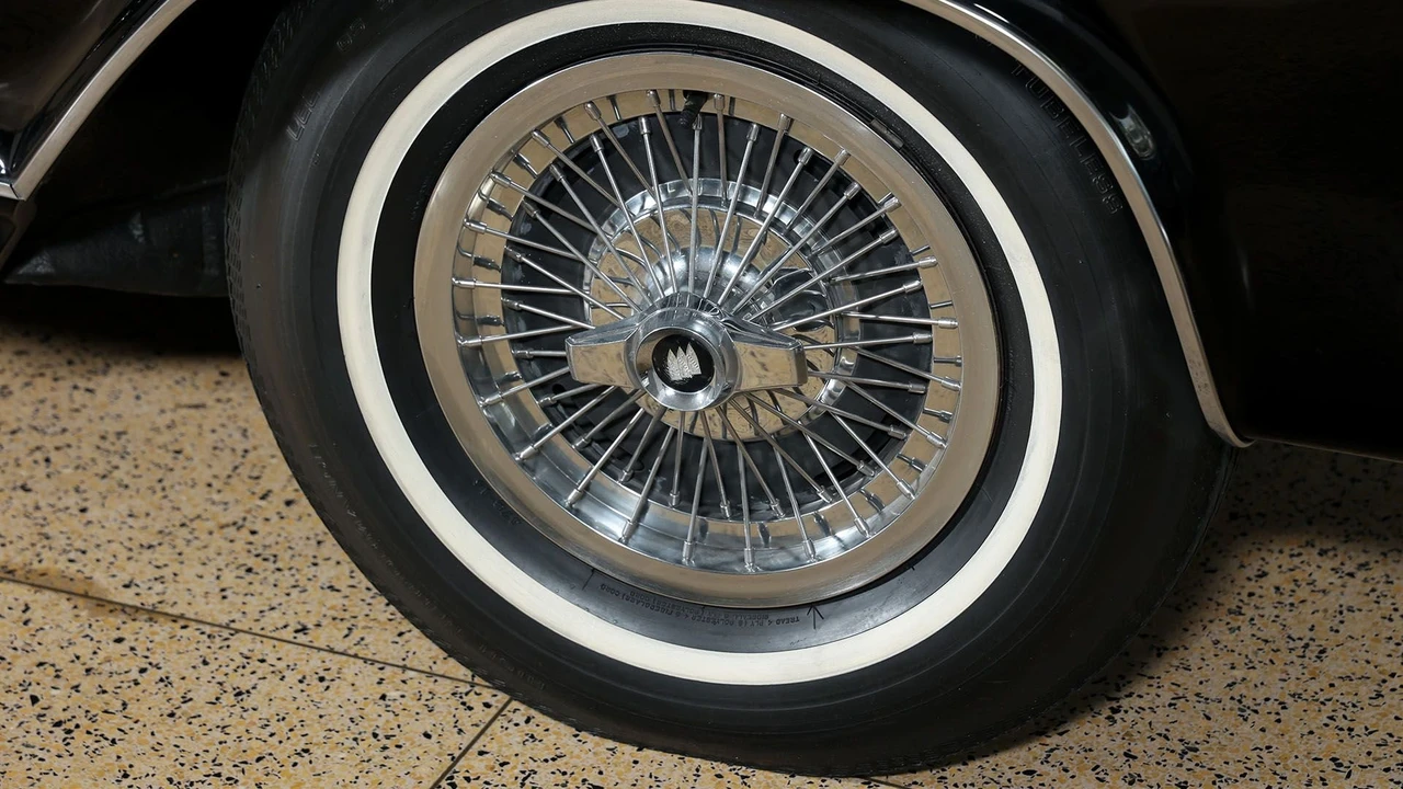 1963 Buick Riviera 1st Gen - Image 15 of 31