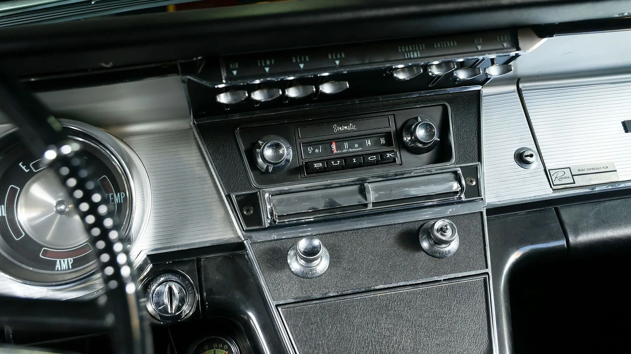 1963 Buick Riviera 1st Gen - Image 28 of 31