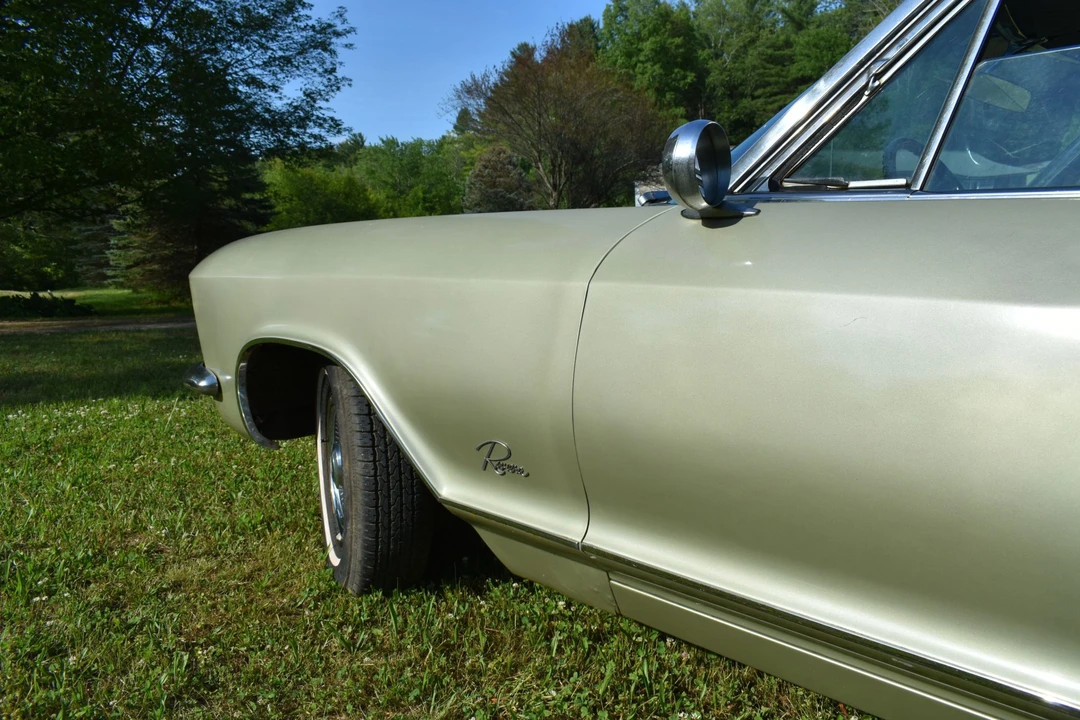 1963 Buick Riviera 1st Gen - Image 29 of 31
