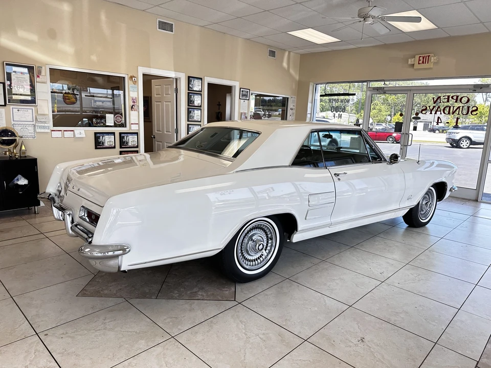 1963 Buick Riviera 1st Gen - Image 9 of 31