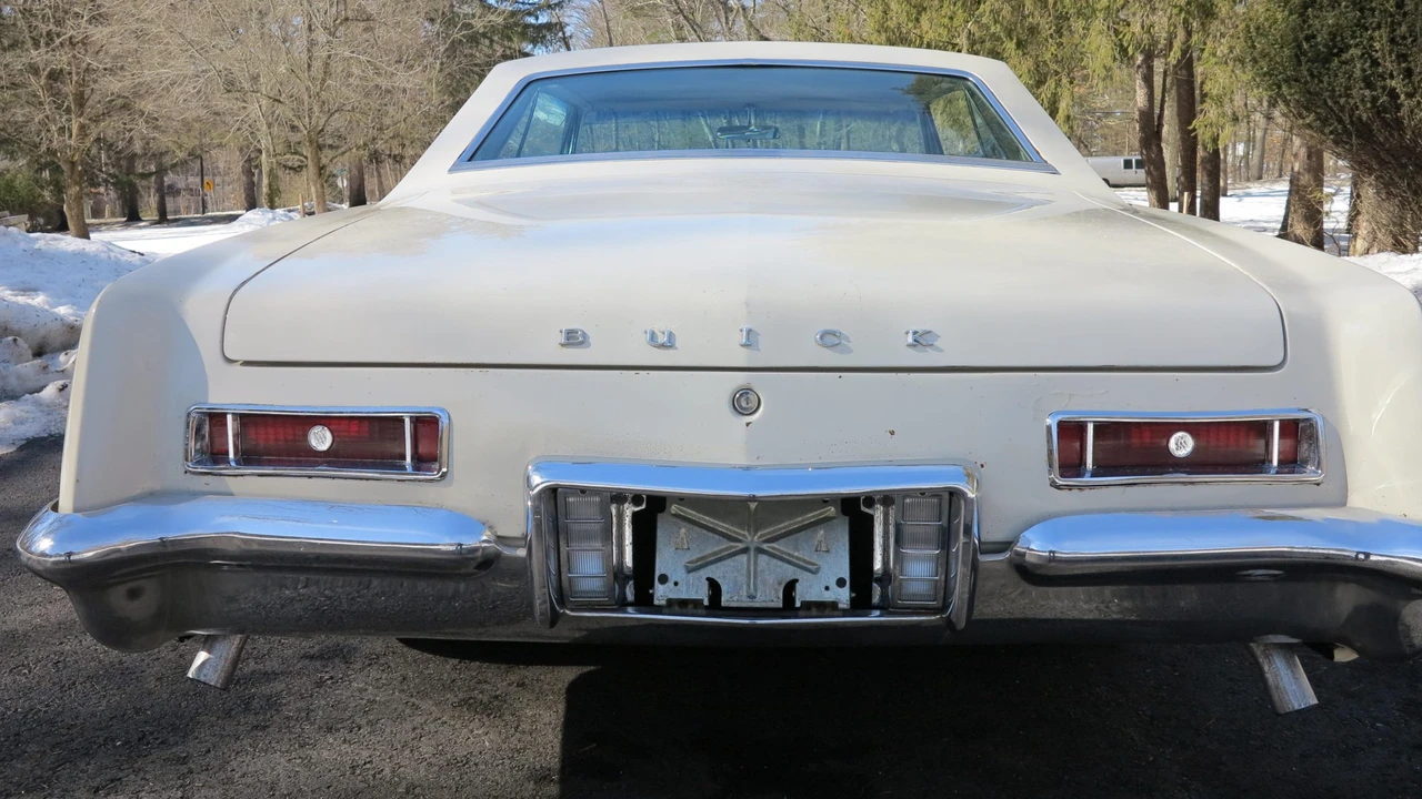 1963 Buick Riviera 1st Gen - Image 19 of 31