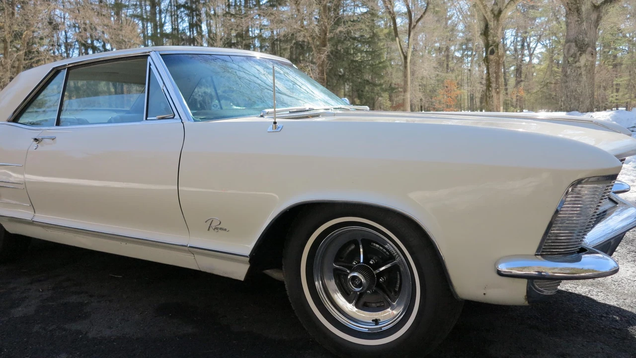 1963 Buick Riviera 1st Gen - Image 27 of 31