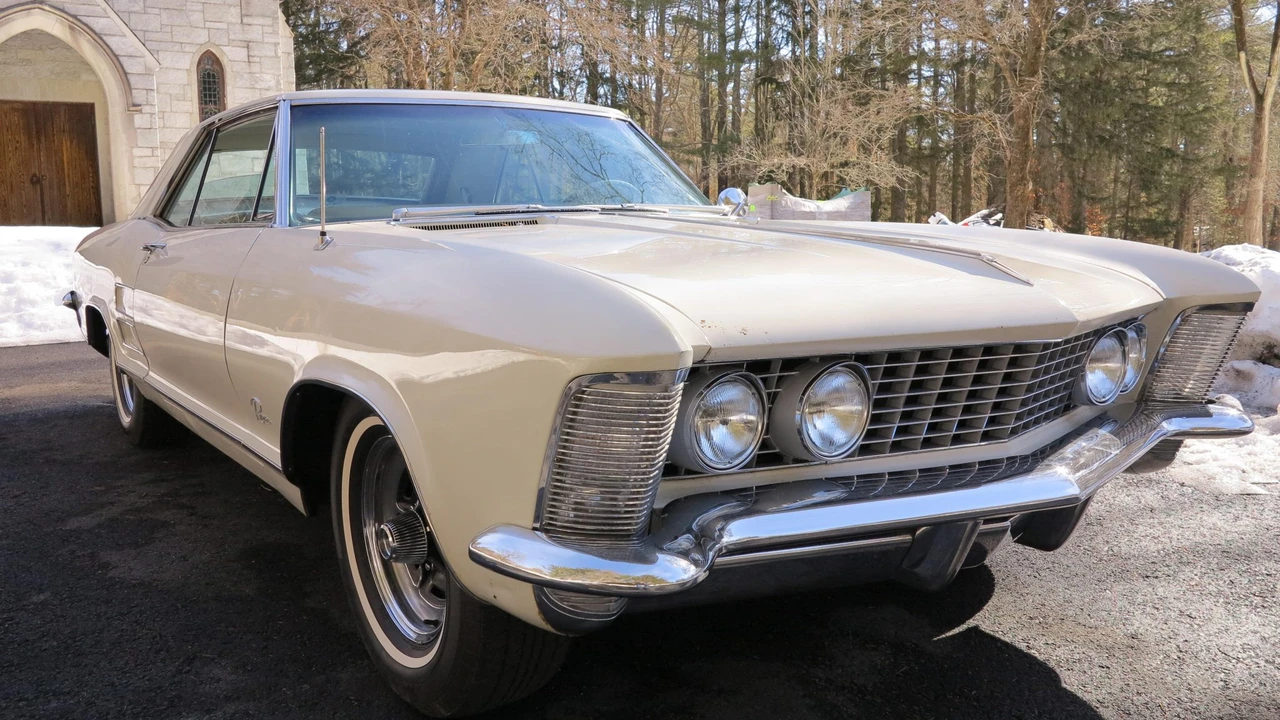 1963 Buick Riviera 1st Gen - Image 10 of 31