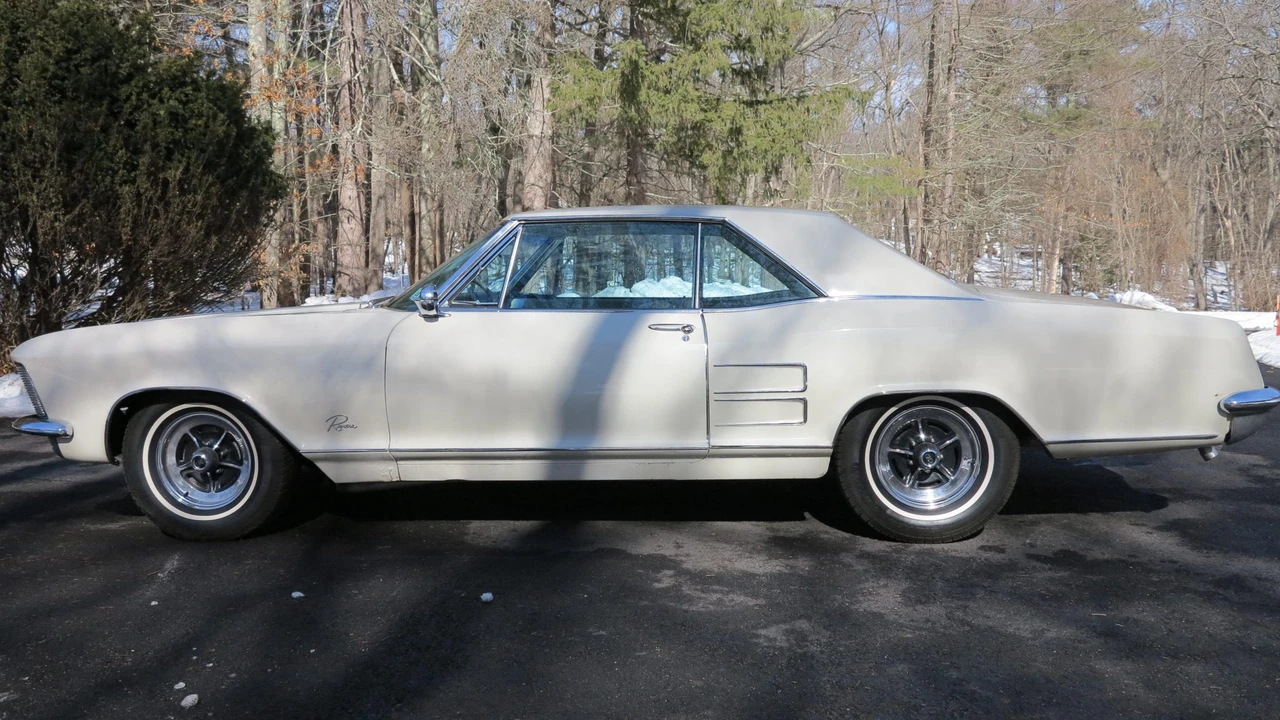 1963 Buick Riviera 1st Gen - Image 23 of 31