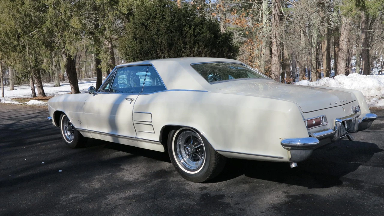 1963 Buick Riviera 1st Gen - Image 22 of 31