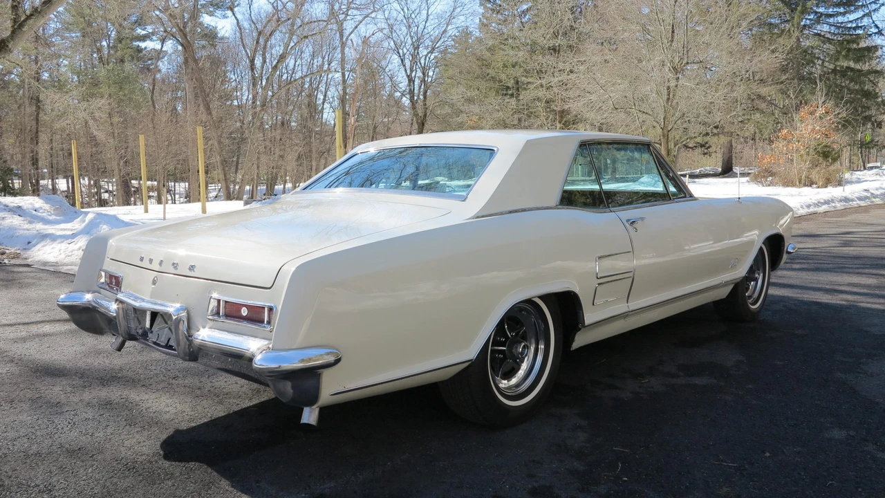 1963 Buick Riviera 1st Gen - Image 16 of 31