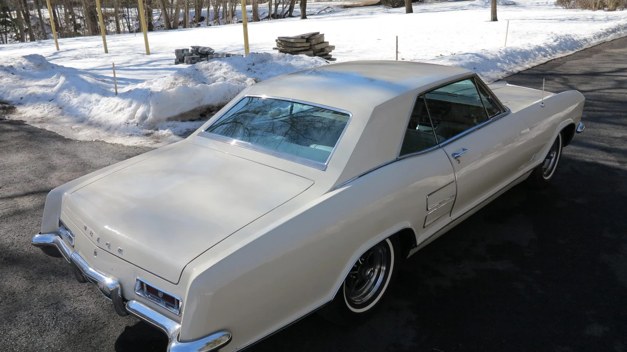 1963 Buick Riviera 1st Gen - Image 17 of 31