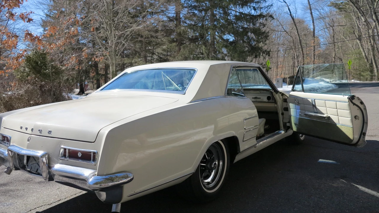 1963 Buick Riviera 1st Gen - Image 15 of 31