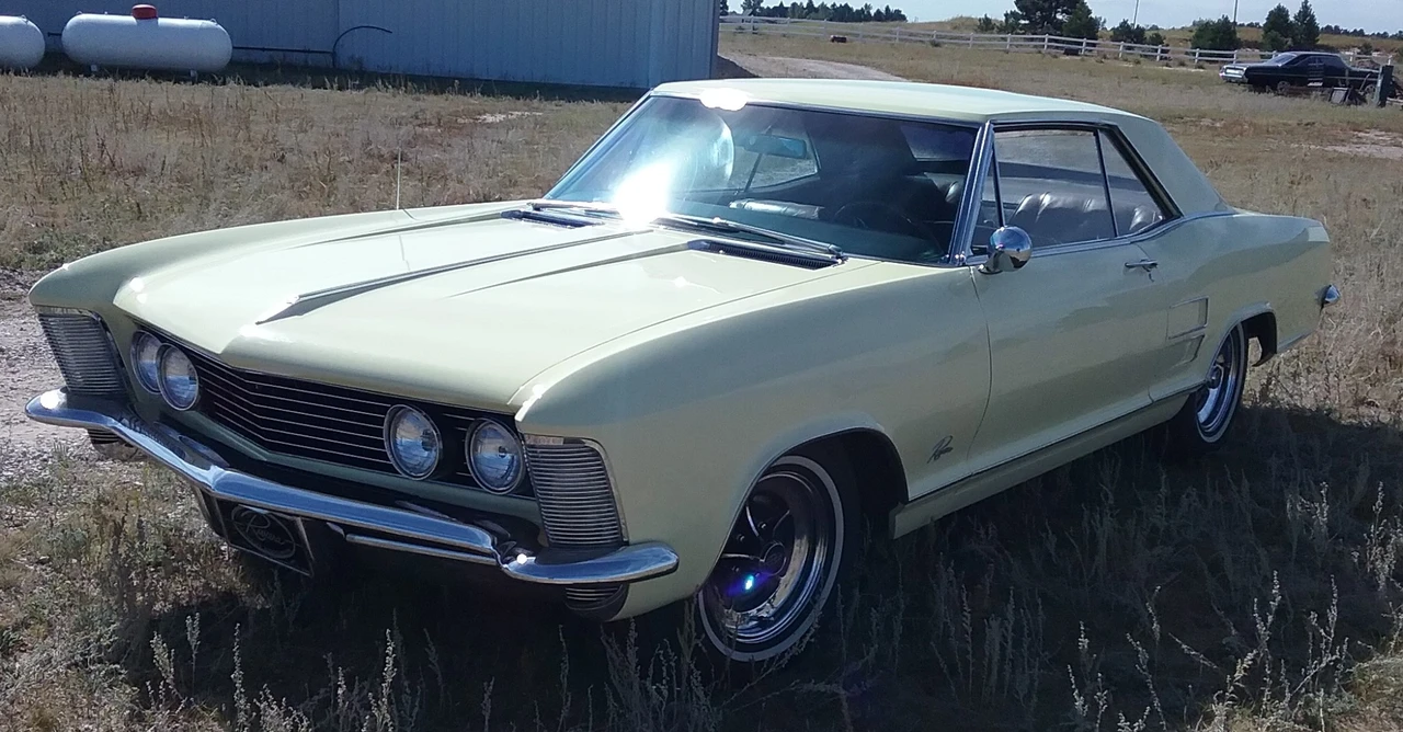 1963 Buick Riviera 1st Gen - Image 15 of 31