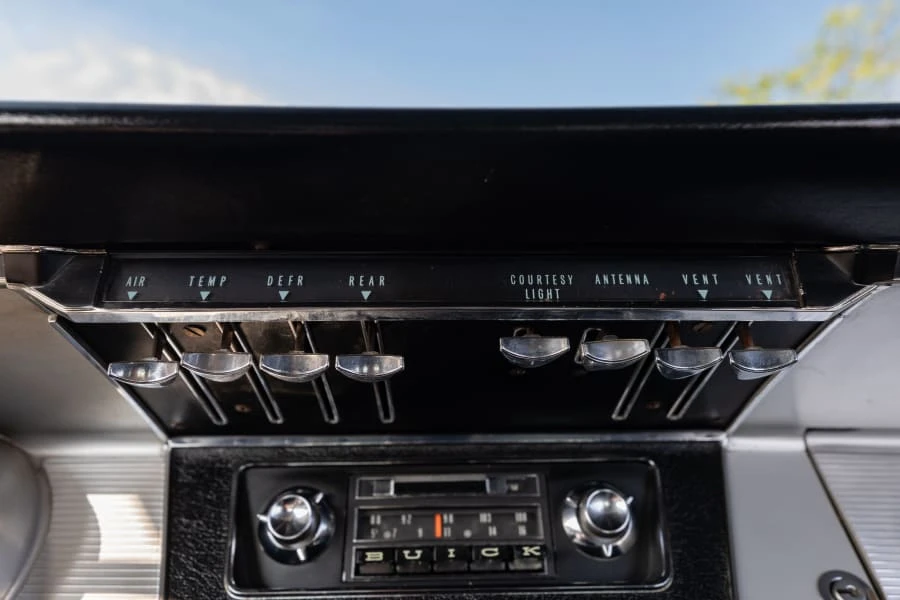 1963 Buick Riviera 1st Gen - Image 28 of 31