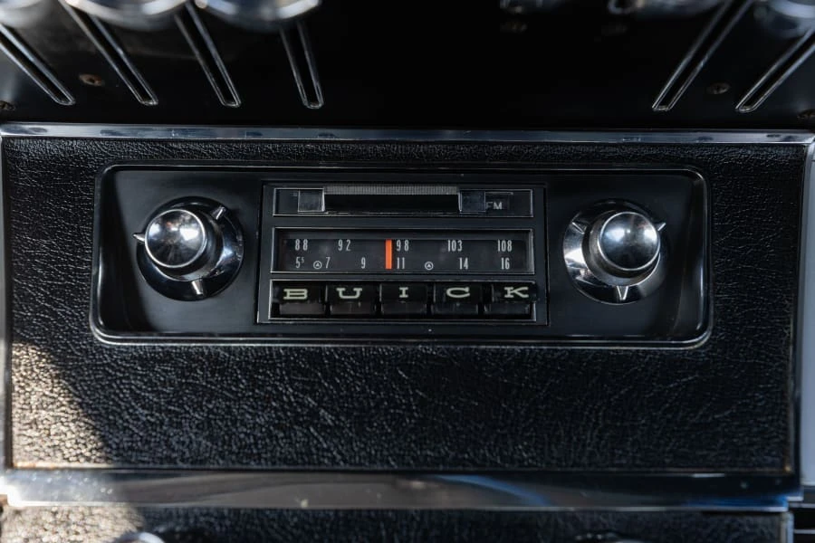 1963 Buick Riviera 1st Gen - Image 27 of 31