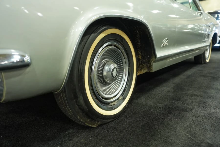1963 Buick Riviera 1st Gen - Image 20 of 31