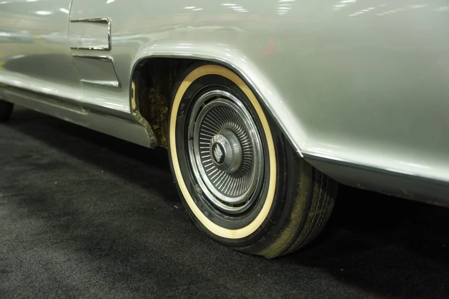 1963 Buick Riviera 1st Gen - Image 16 of 31