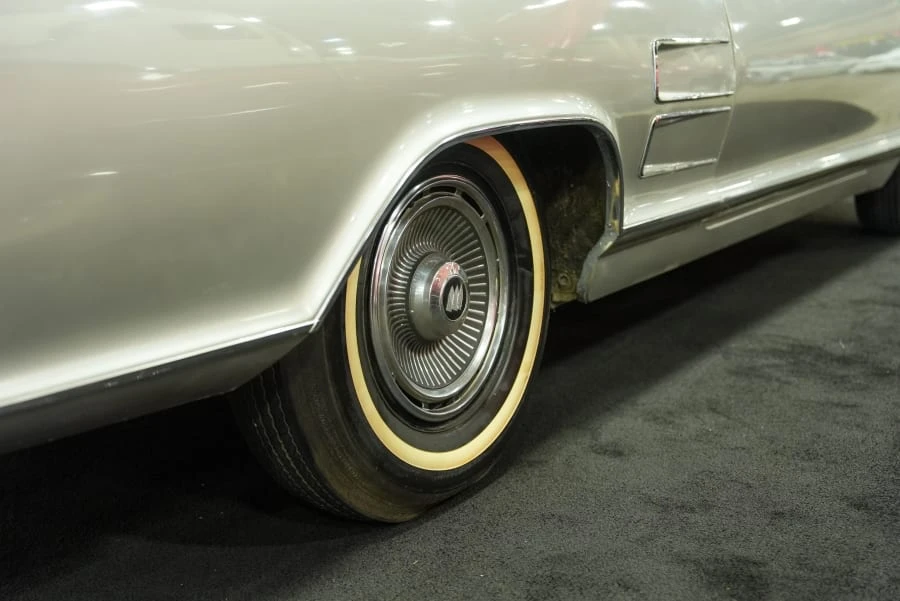 1963 Buick Riviera 1st Gen - Image 21 of 31