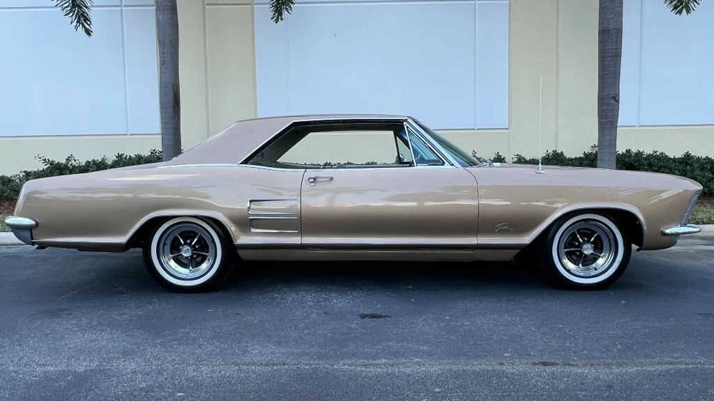 1963 Buick Riviera 1st Gen - Image 22 of 23