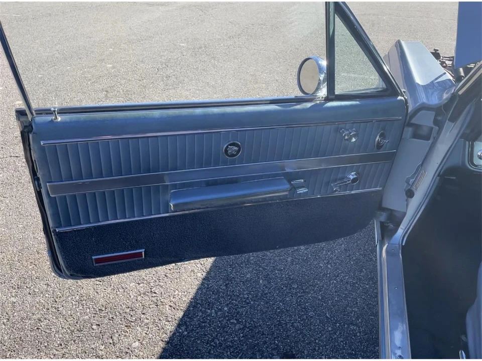 1963 Buick Wildcat - Image 6 of 12