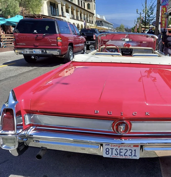 1963 Buick Wildcat - Image 10 of 15
