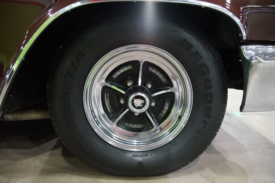 1963 Buick Wildcat - Image 8 of 11