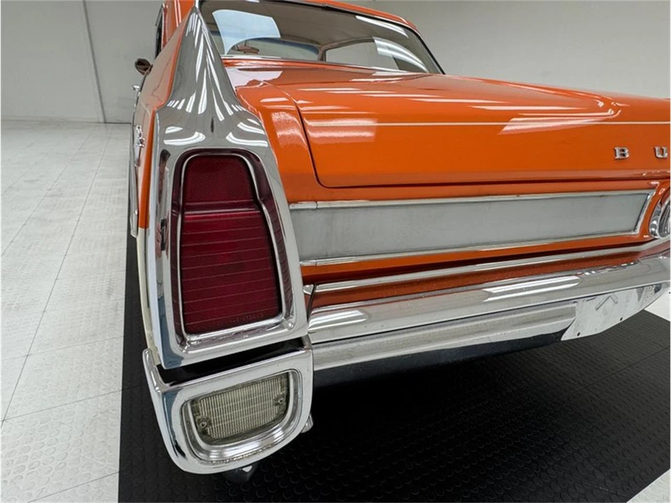 1963 Buick Wildcat - Image 22 of 31