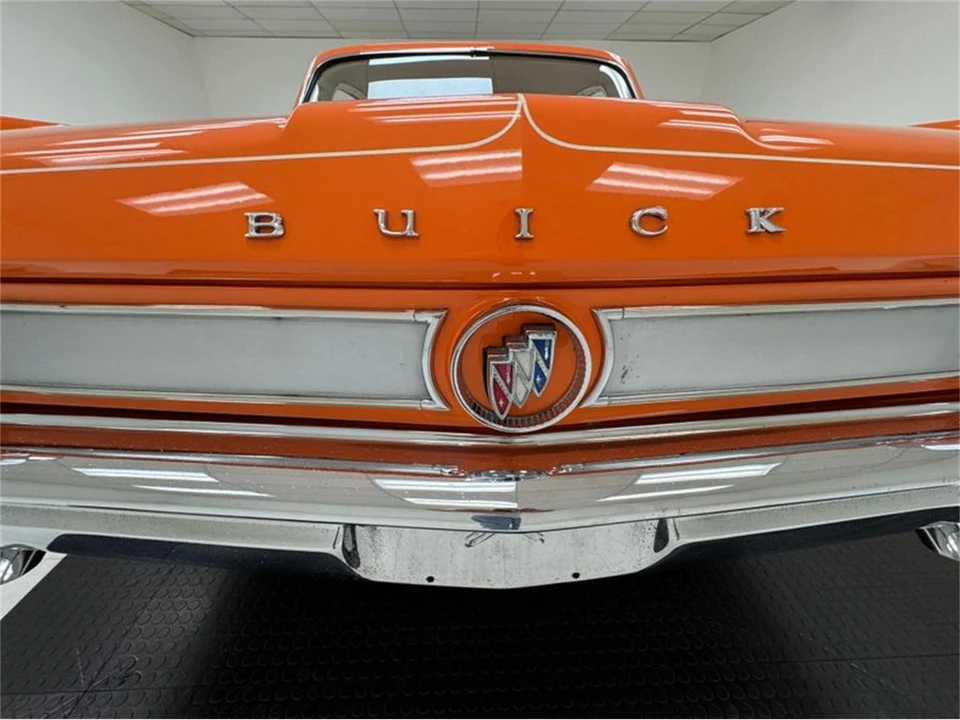 1963 Buick Wildcat - Image 24 of 31