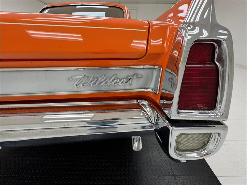 1963 Buick Wildcat - Image 25 of 31