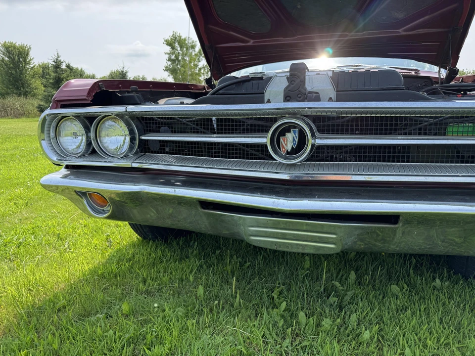 1963 Buick Wildcat - Image 25 of 31