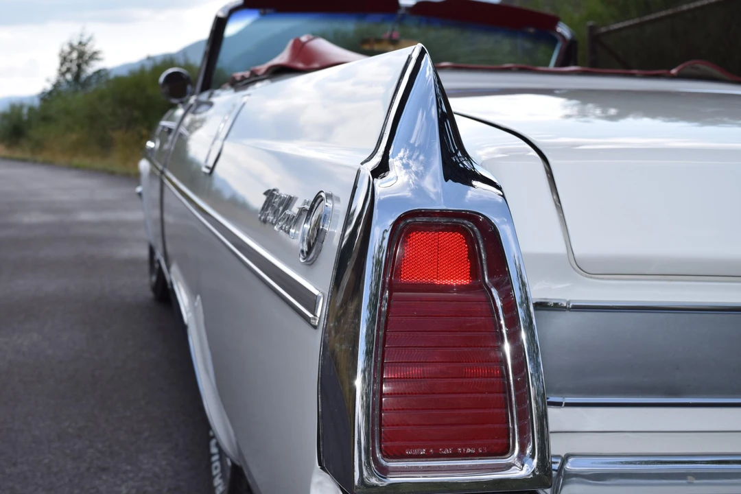 1963 Buick Wildcat - Image 20 of 31
