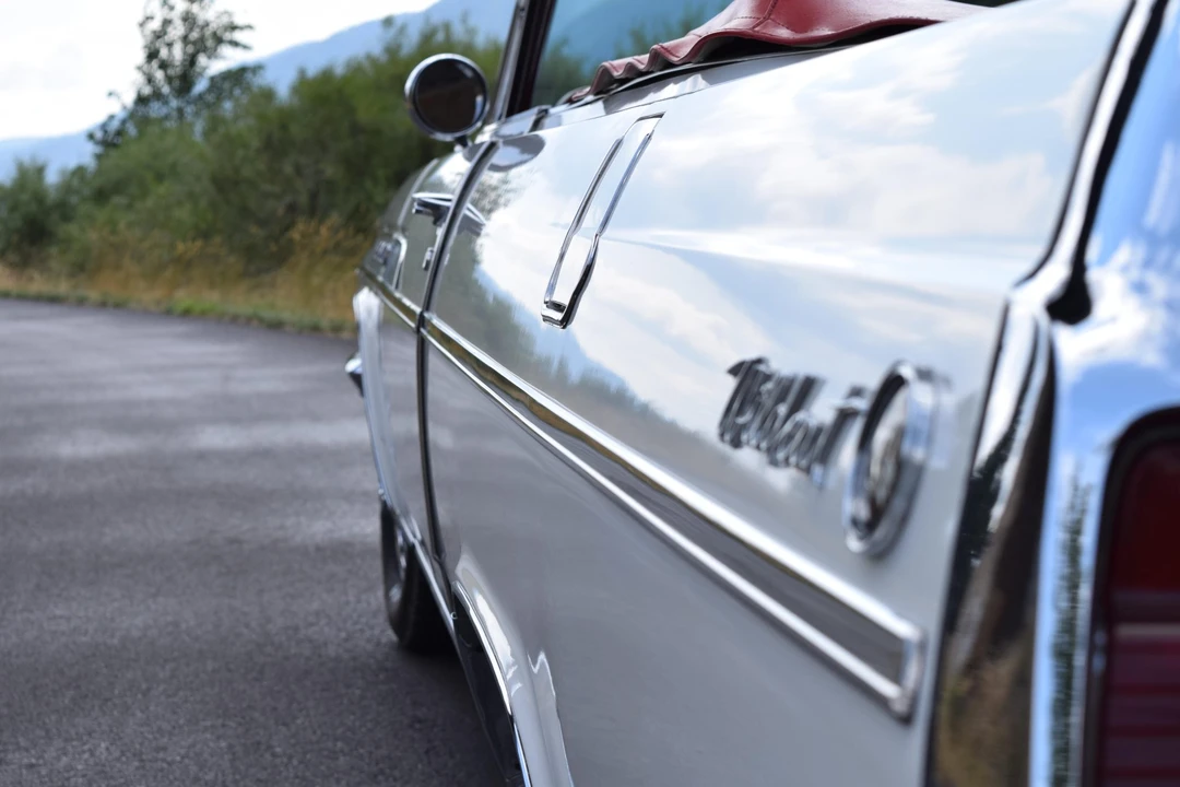 1963 Buick Wildcat - Image 19 of 31