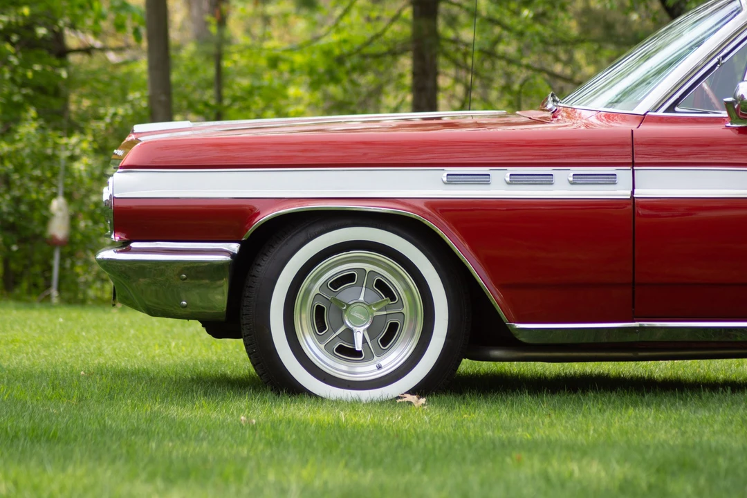 1963 Buick Wildcat - Image 13 of 31