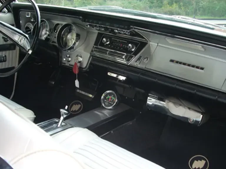 1963 Buick Wildcat - Image 5 of 8
