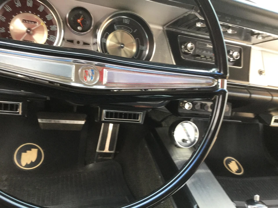 1963 Buick Wildcat - Image 21 of 31
