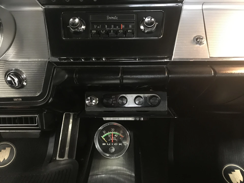 1963 Buick Wildcat - Image 22 of 31