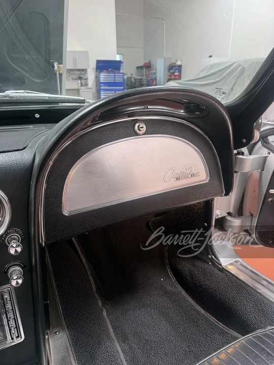 1963 Chevrolet Corvette C2 - Image 15 of 28