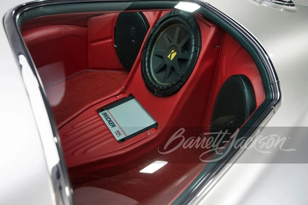 1963 Chevrolet Corvette C2 - Image 19 of 31