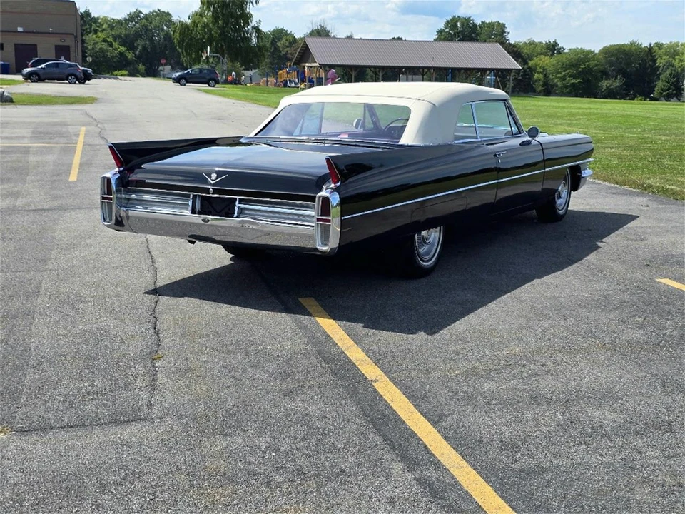 1963 Cadillac Series 62 6th Gen - Image 10 of 28