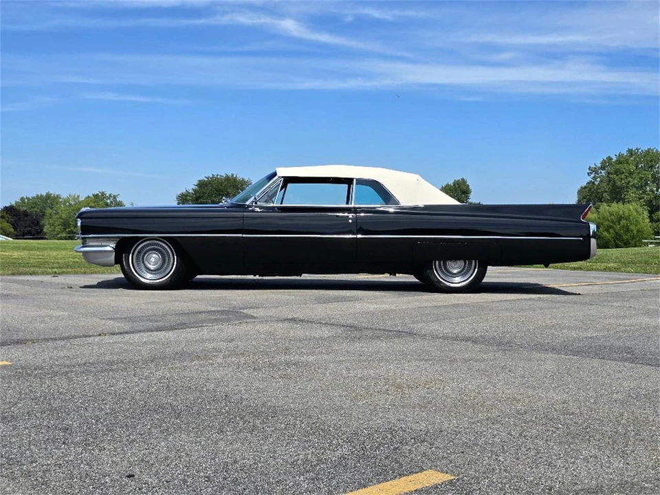 1963 Cadillac Series 62 6th Gen - Image 13 of 28
