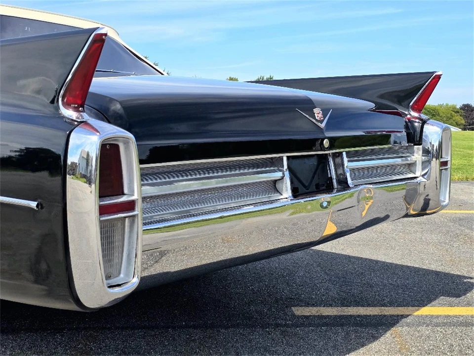 1963 Cadillac Series 62 6th Gen - Image 15 of 28