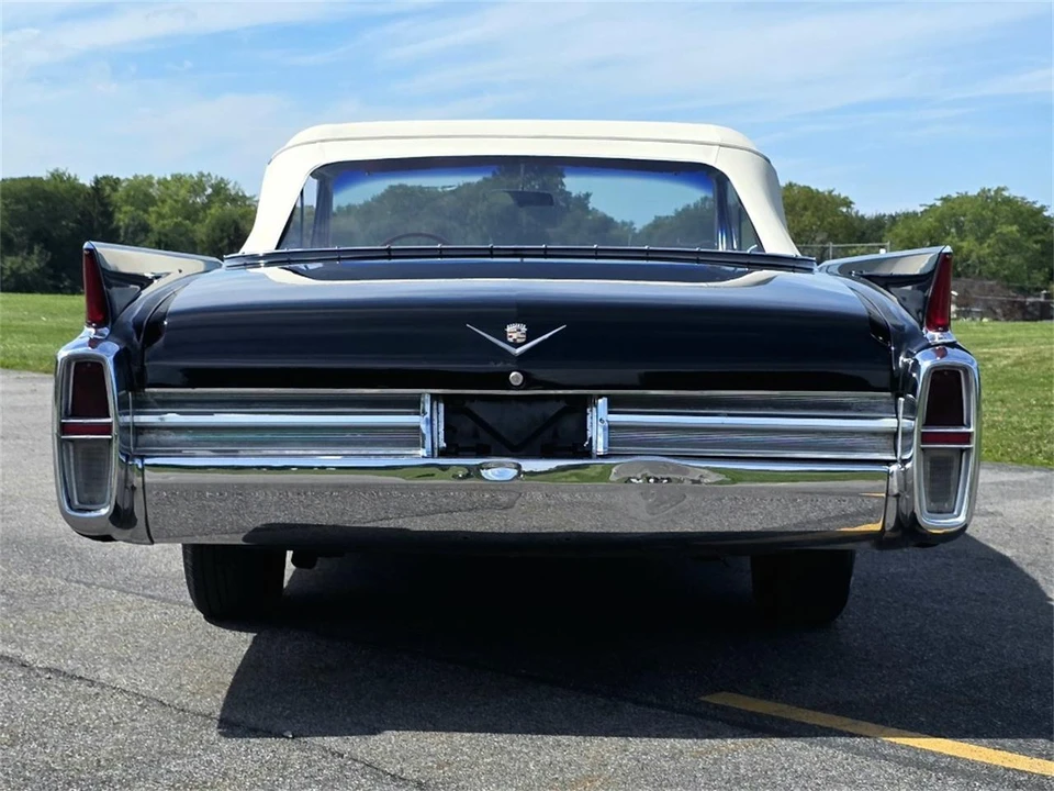 1963 Cadillac Series 62 6th Gen - Image 11 of 28