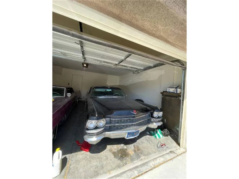 1963 Cadillac Fleetwood - Image 2 of 2